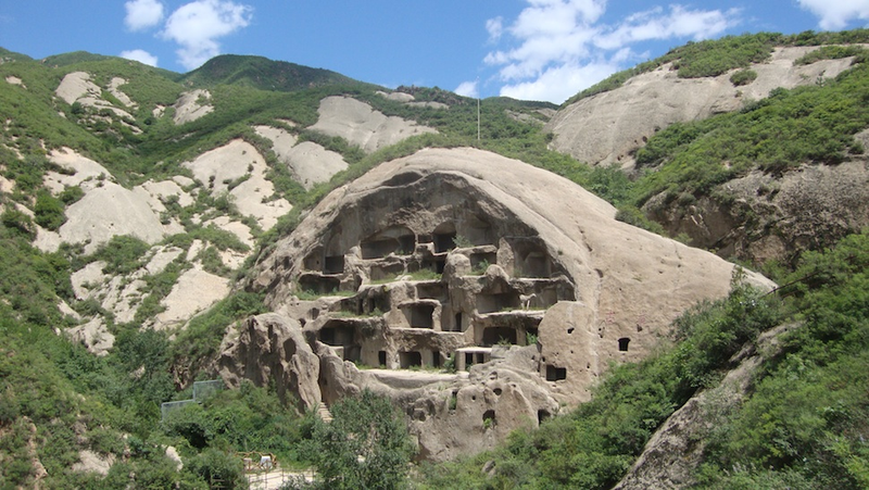 Illustration for article titled Remarkable Cave Houses, Including the Homes that Inspired Tolkien